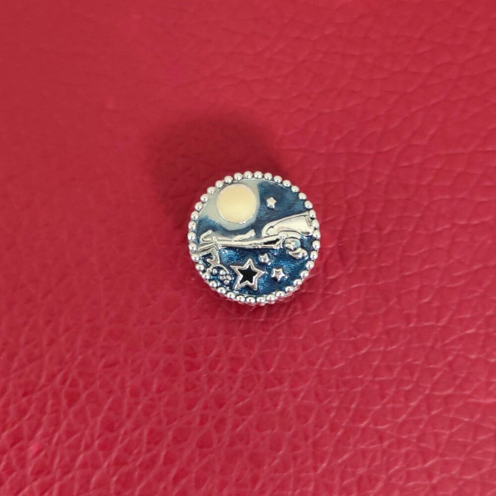 Pandora Santa & the Reindeer Charm with box